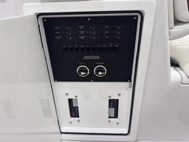 Slide: The Image of Jupiter Jupiter 32 2025 - 30