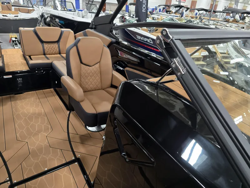 Slide: The Image of Yamaha 255XD 2025 - 19