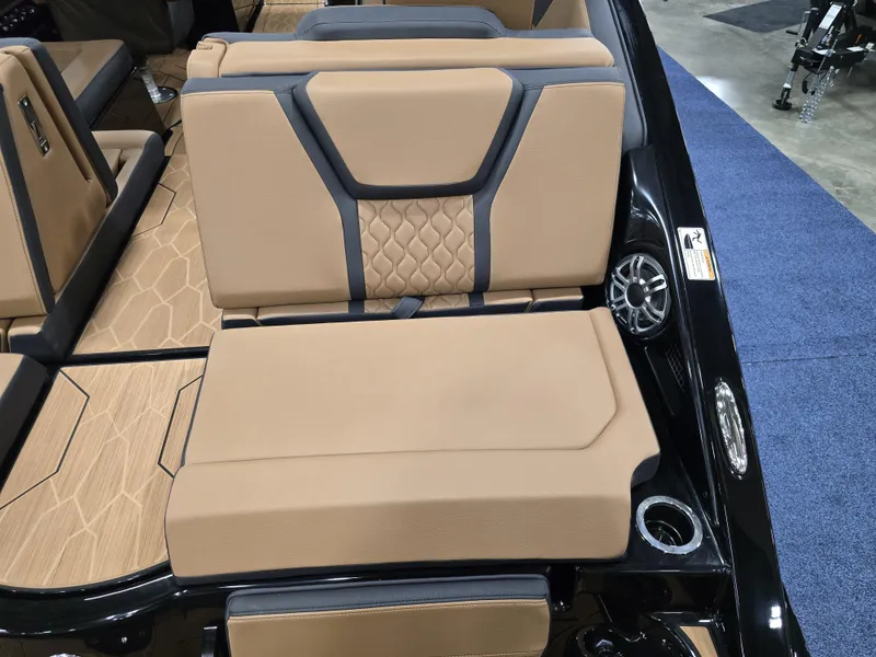 Slide: The Image of Yamaha 255XD 2025 - 23