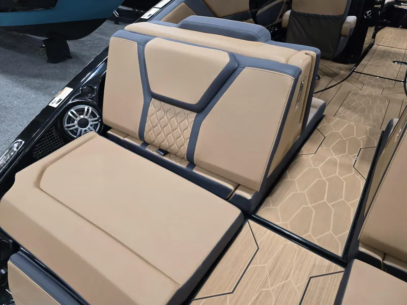 Slide: The Image of Yamaha 255XD 2025 - 24