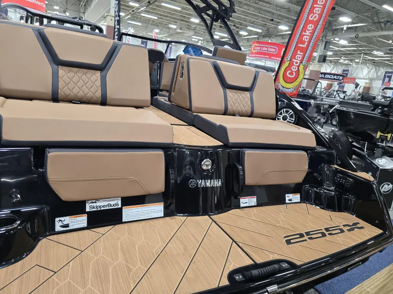 Slide: The Image of Yamaha 255XD 2025 - 25