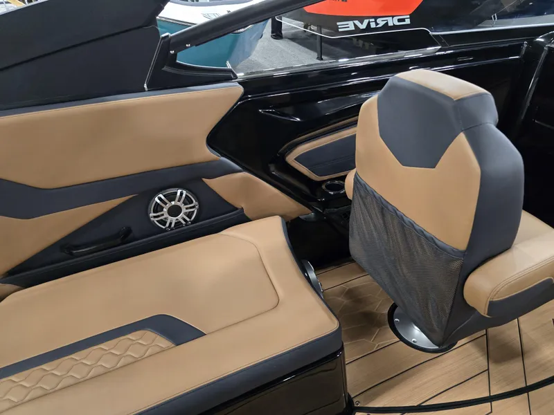 Slide: The Image of Yamaha 255XD 2025 - 7