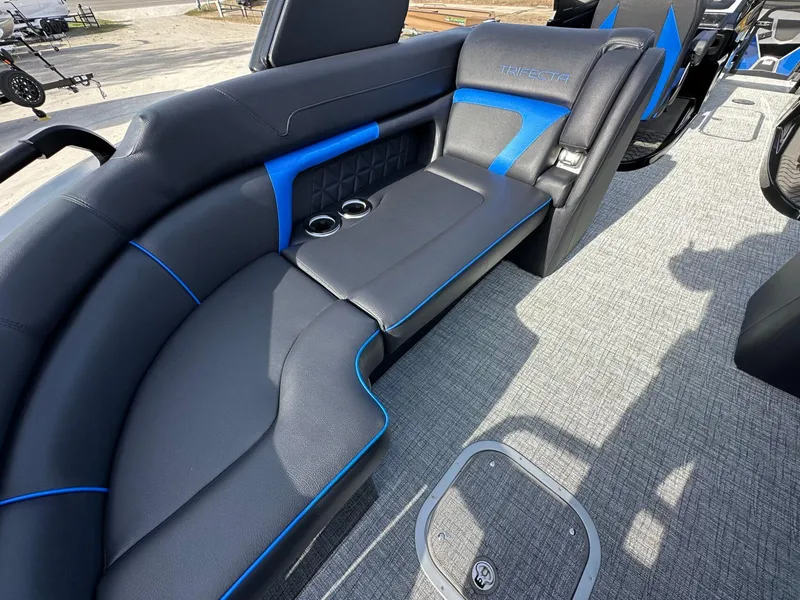 Slide: The Image of Trifecta 25 SPORT RF9 DC ARCH 2025 - 14