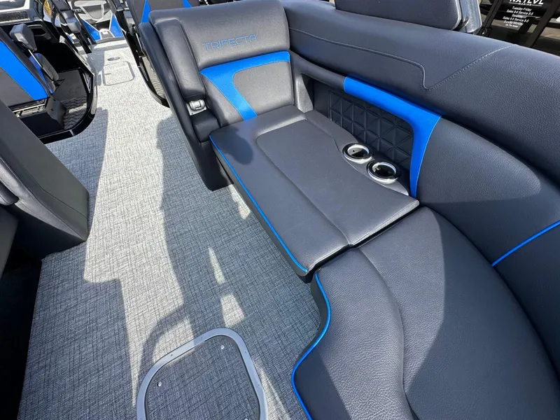 Slide: The Image of Trifecta 25 SPORT RF9 DC ARCH 2025 - 16