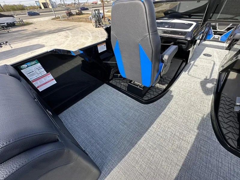 Slide: The Image of Trifecta 25 SPORT RF9 DC ARCH 2025 - 17