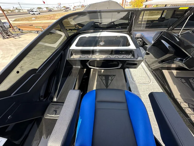 Slide: The Image of Trifecta 25 SPORT RF9 DC ARCH 2025 - 20