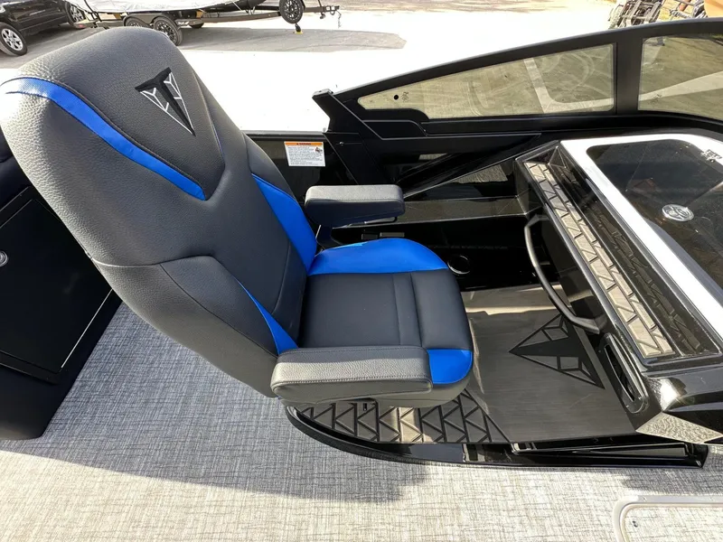 Slide: The Image of Trifecta 25 SPORT RF9 DC ARCH 2025 - 29