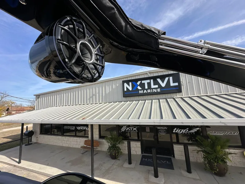 Slide: The Image of Trifecta 25 SPORT RF9 DC ARCH 2025 - 30