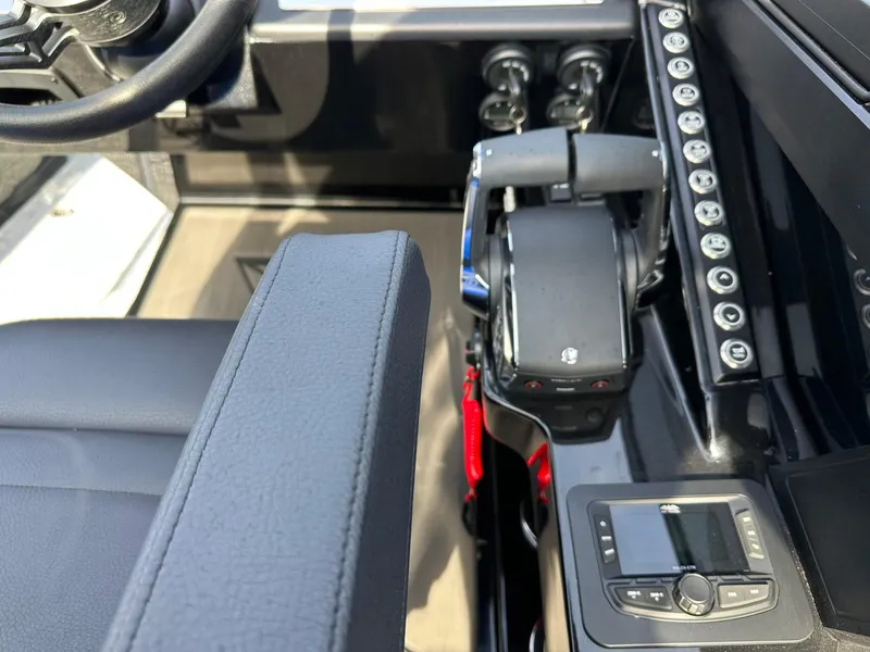 Slide: The Image of Trifecta 25 SPORT RF9 DC ARCH 2025 - 41