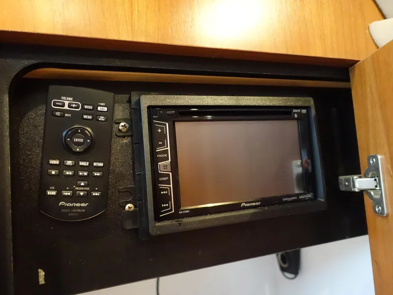 Slide: The Image of Pioneer audio system in 2001 Cruisers Yachts 4270 Express cabin. - 28