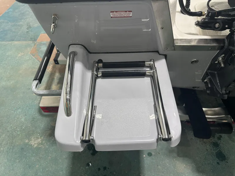 Slide: The Image of Key West 1720 Center Console 2025 - 13