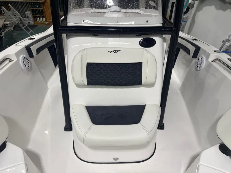 Slide: The Image of Tidewater 210 CC Adventure 2025 - 32