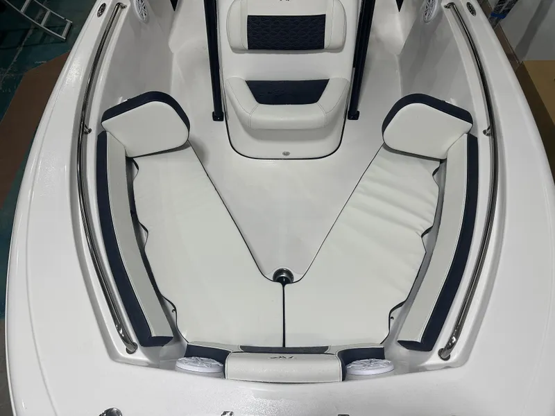 Slide: The Image of Tidewater 210 CC Adventure 2025 - 36