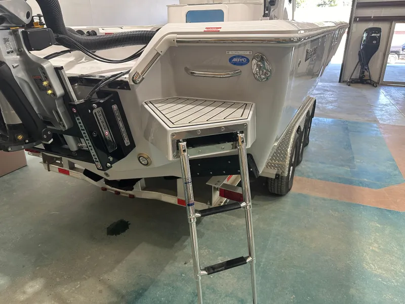 Slide: The Image of Tidewater 3100CB 2025 - 12