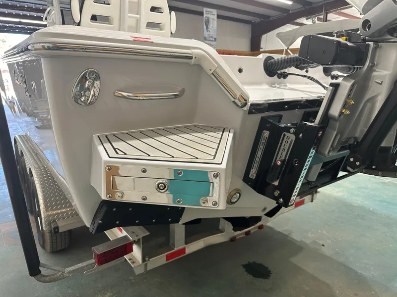 Slide: The Image of Tidewater 3100CB 2025 - 13