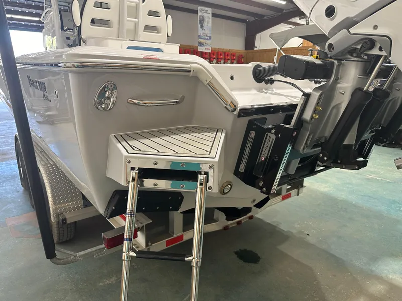 Slide: The Image of Tidewater 3100CB 2025 - 14