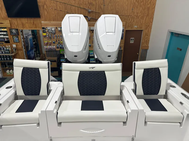 Slide: The Image of Tidewater 3100CB 2025 - 21