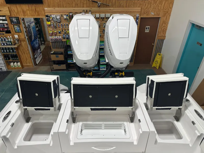 Slide: The Image of Tidewater 3100CB 2025 - 22