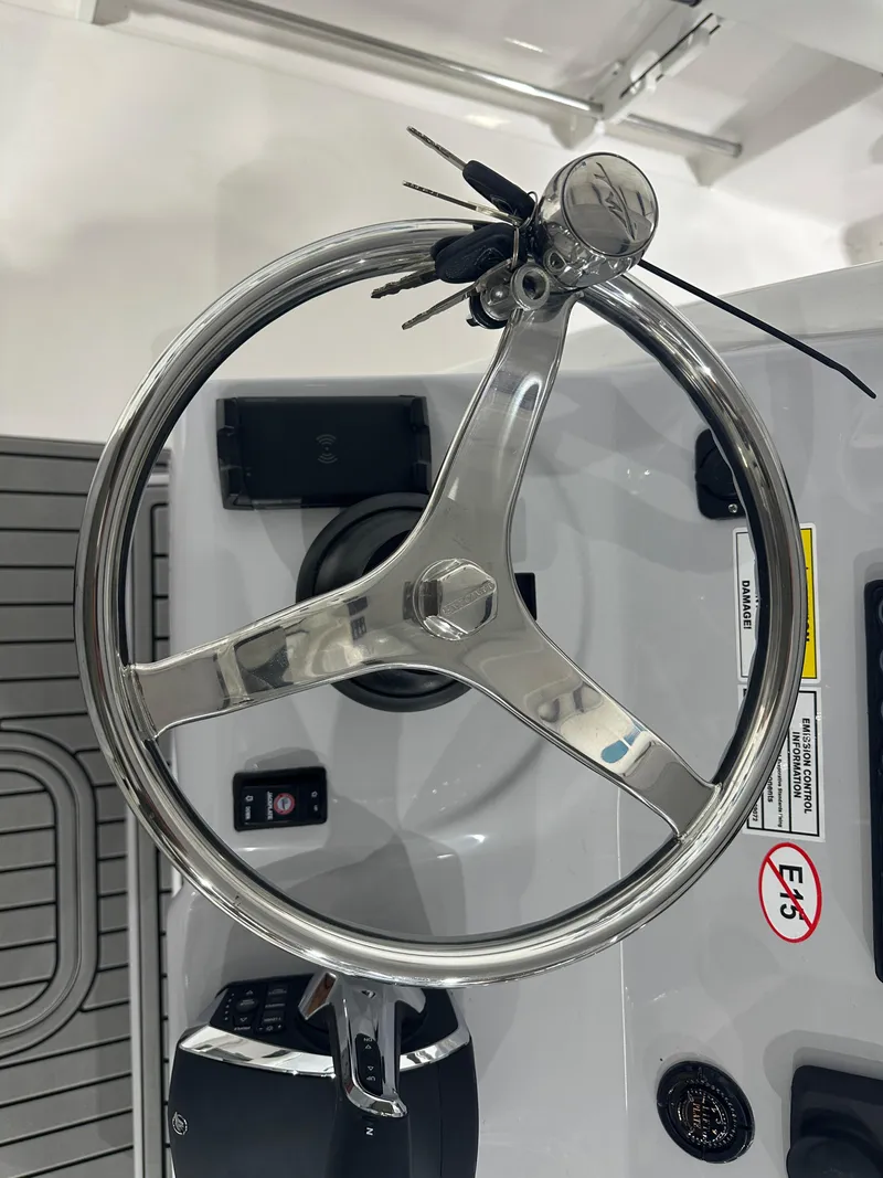 Slide: The Image of Tidewater 3100CB 2025 - 43