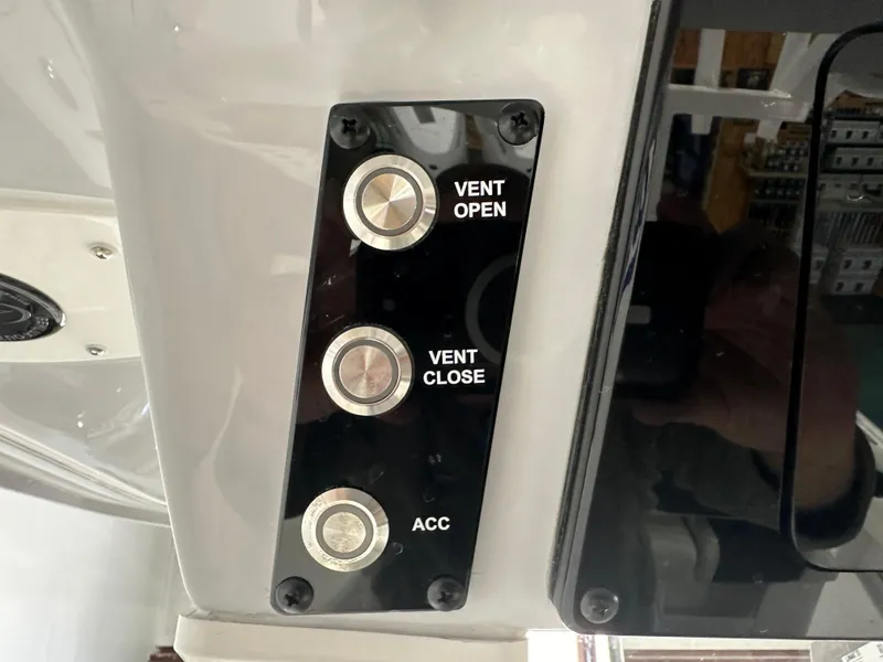 Slide: The Image of Tidewater 3100CB 2025 - 46