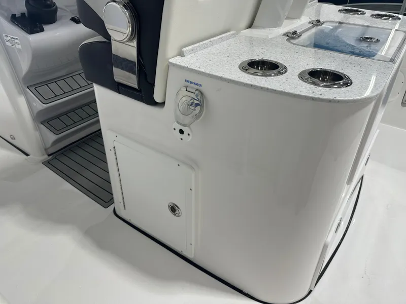 Slide: The Image of Tidewater 3100CB 2025 - 48