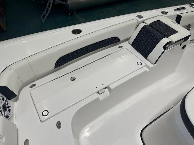 Slide: The Image of Tidewater 3100CB 2025 - 58