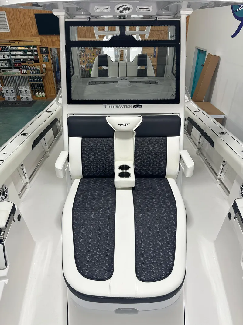 Slide: The Image of Tidewater 3100CB 2025 - 67