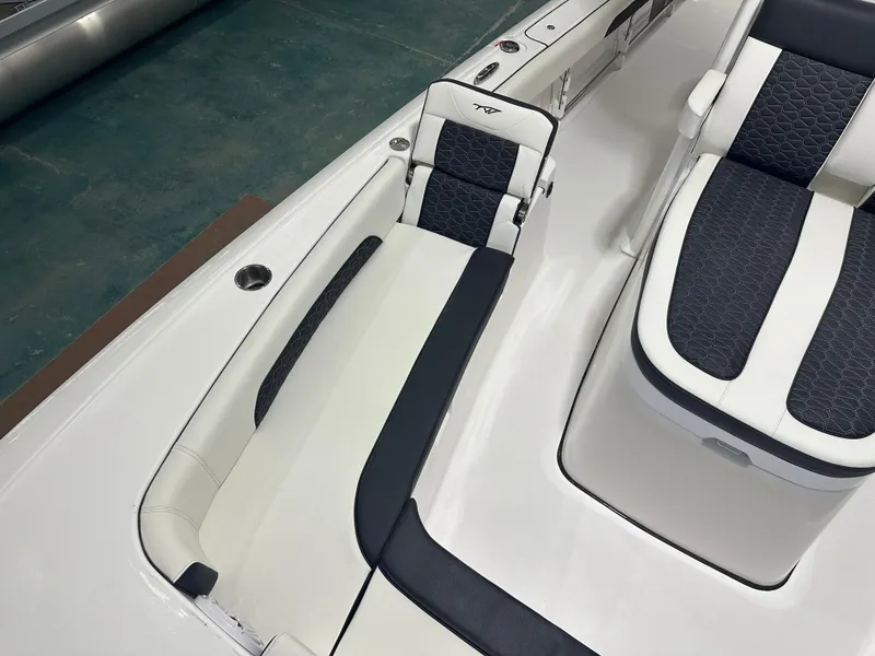 Slide: The Image of Tidewater 3100CB 2025 - 71