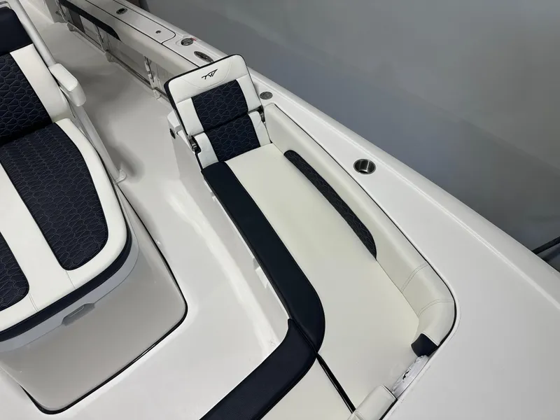 Slide: The Image of Tidewater 3100CB 2025 - 72