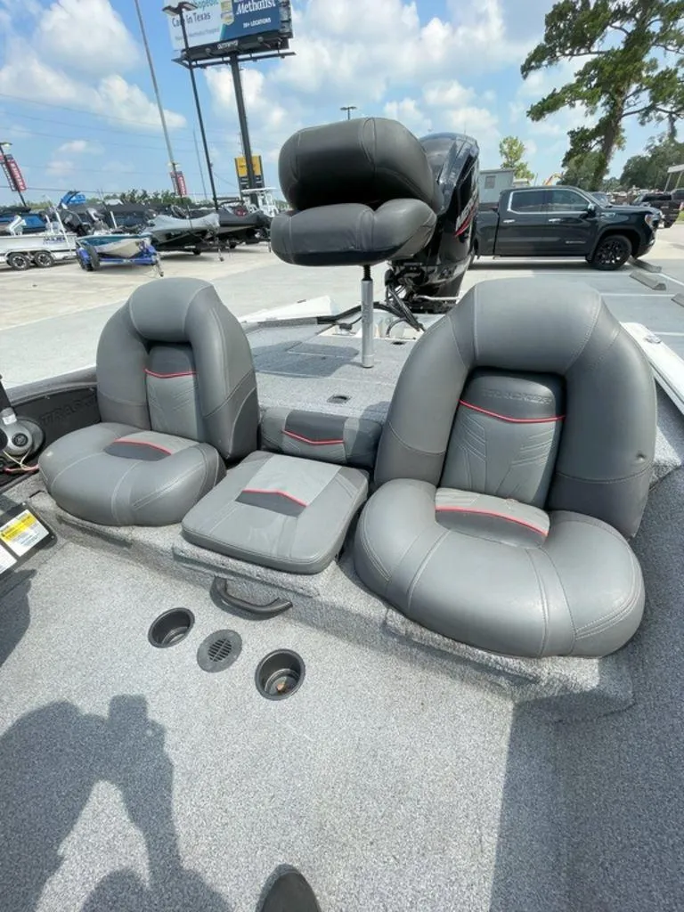 Slide: The Image of Tracker Pro Team 175 TX 2023 - 10