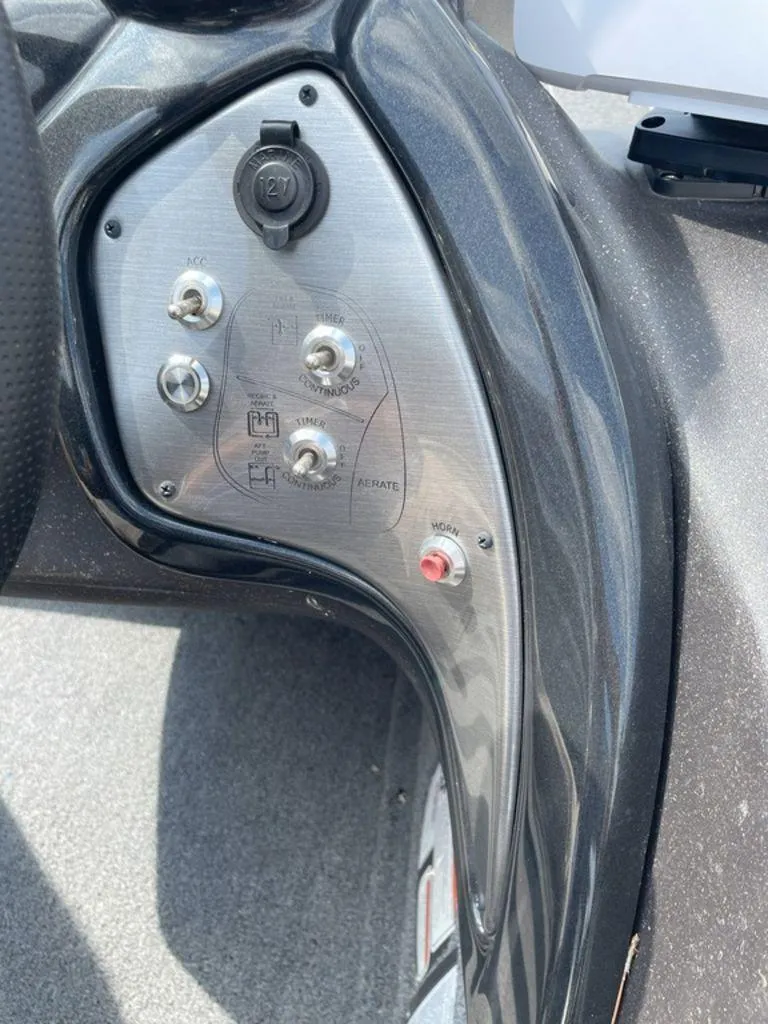 Slide: The Image of Tracker Pro Team 175 TX 2023 - 14