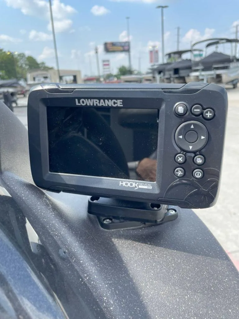 Slide: The Image of Tracker Pro Team 175 TX 2023 - 15