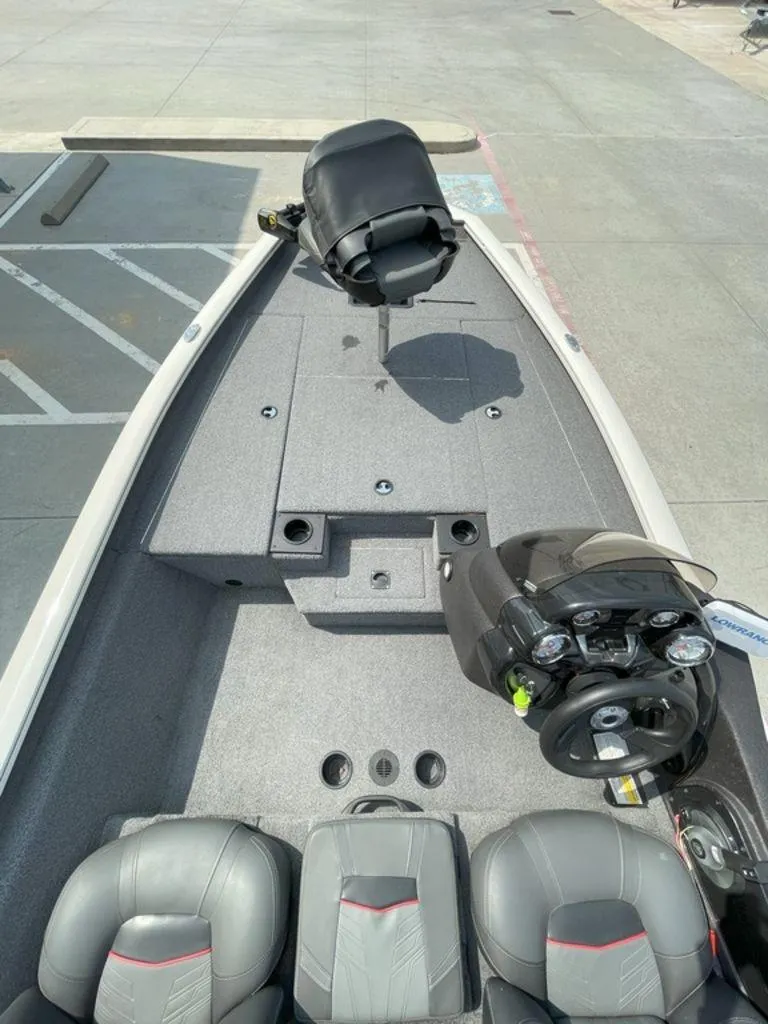 Slide: The Image of Tracker Pro Team 175 TX 2023 - 18