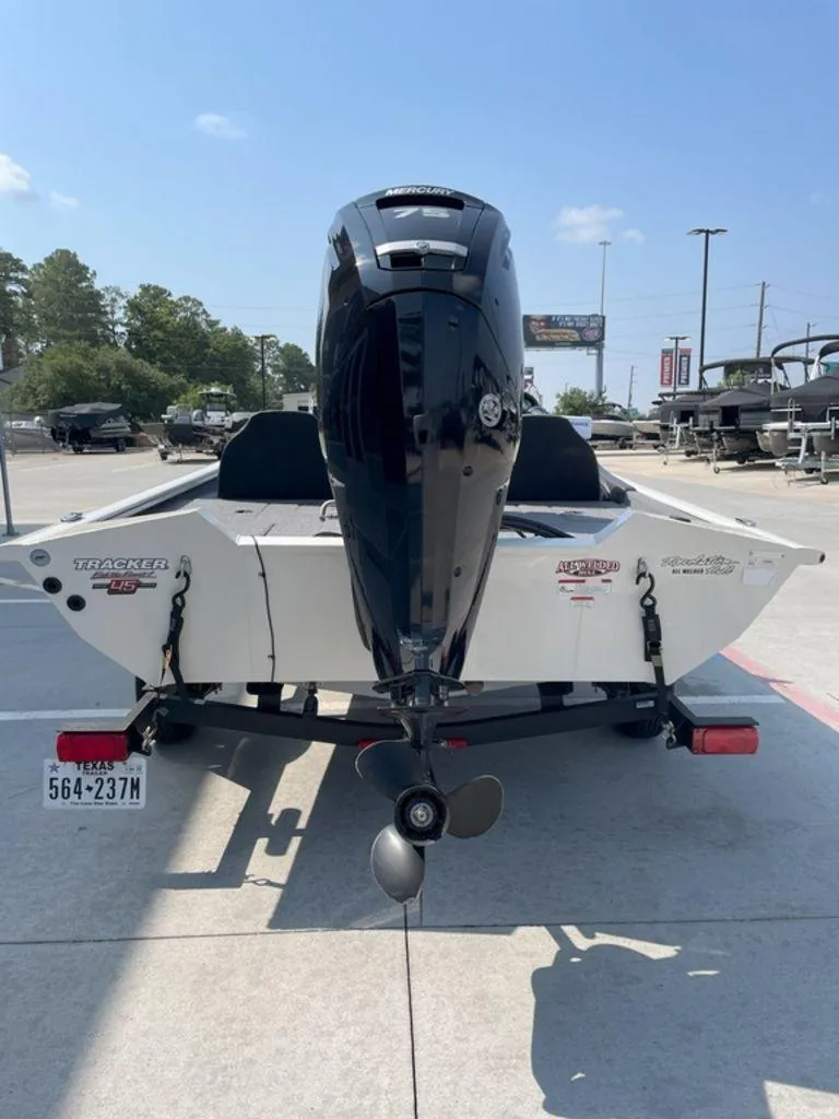 Slide: The Image of Tracker Pro Team 175 TX 2023 - 5