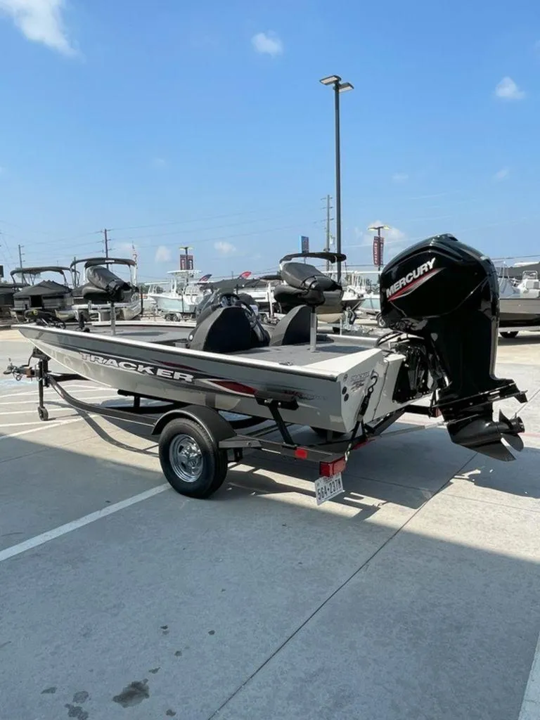 Slide: The Image of Tracker Pro Team 175 TX 2023 - 6