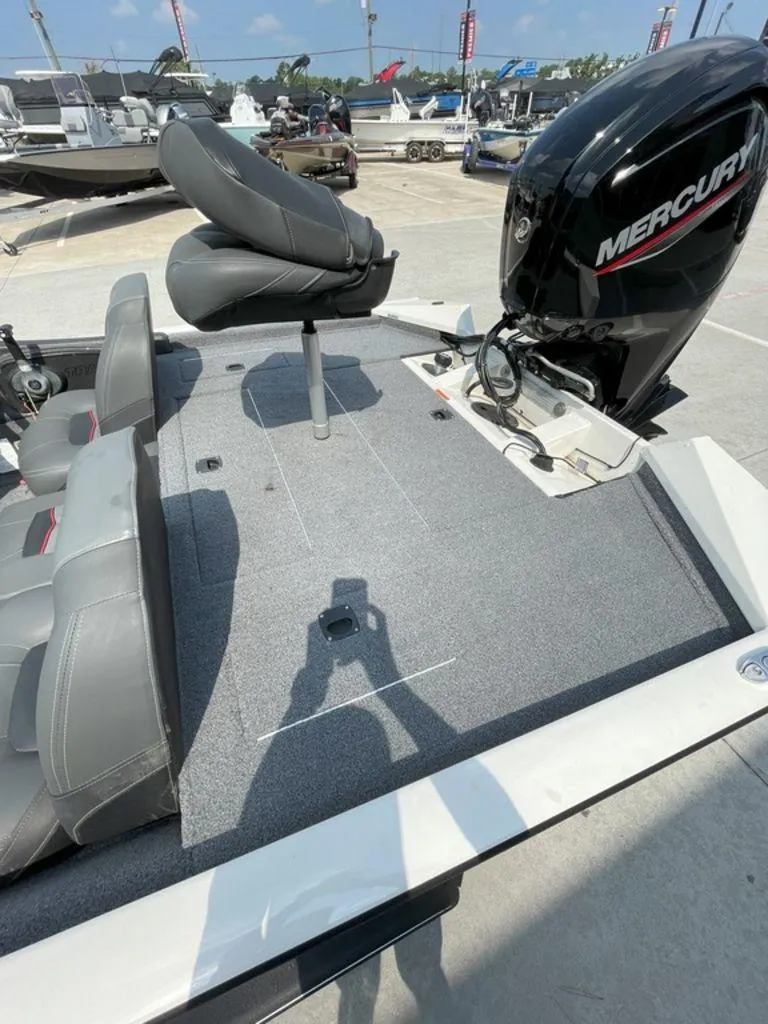 Slide: The Image of Tracker Pro Team 175 TX 2023 - 7