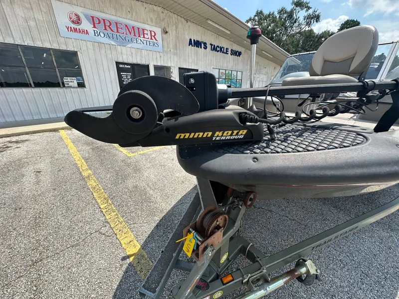 Slide: The Image of Tracker Tundra 21 WT 2009 - 3