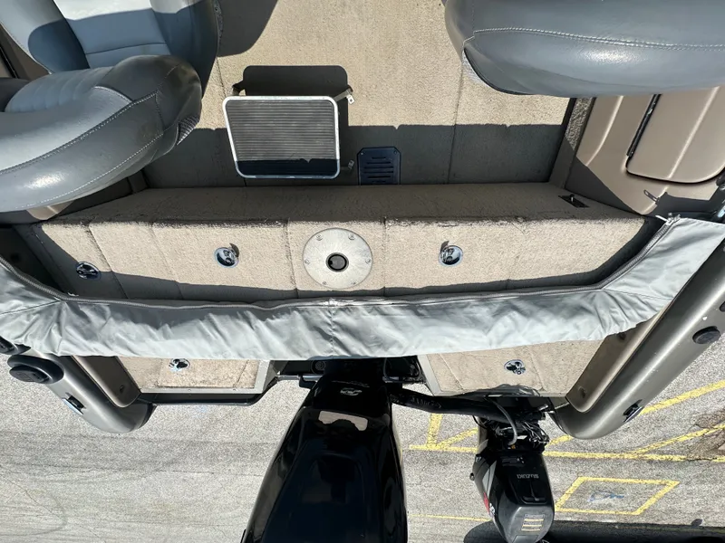 Slide: The Image of Tracker Tundra 21 WT 2009 - 5