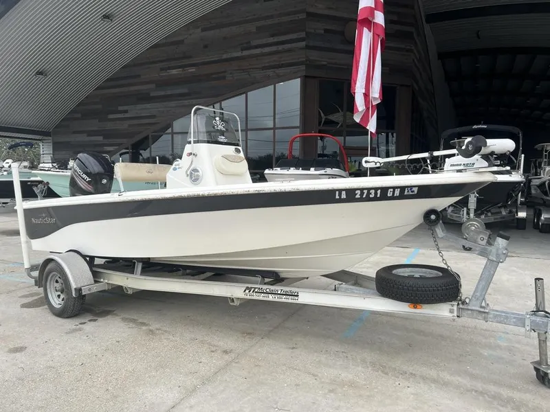 Slide: The Image of NauticStar 1810 Bay 2018 - 12