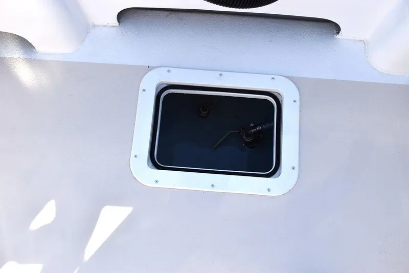 Slide: The Image of 2025 Steiger Craft 21 Peconic boat hatch detail. - 23