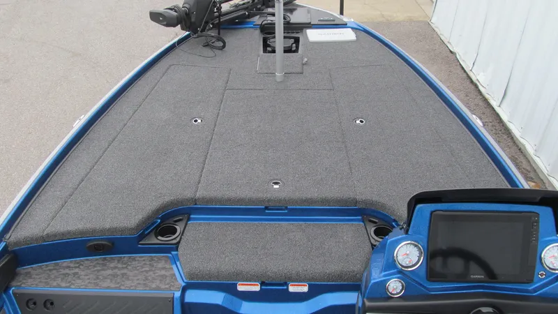 Slide: The Image of 2025 Nitro Z20 XL Pro boat interior with advanced dashboard and spacious deck. - 6