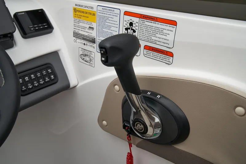 Slide: The Image of Tahoe 210 S 2025 - 28