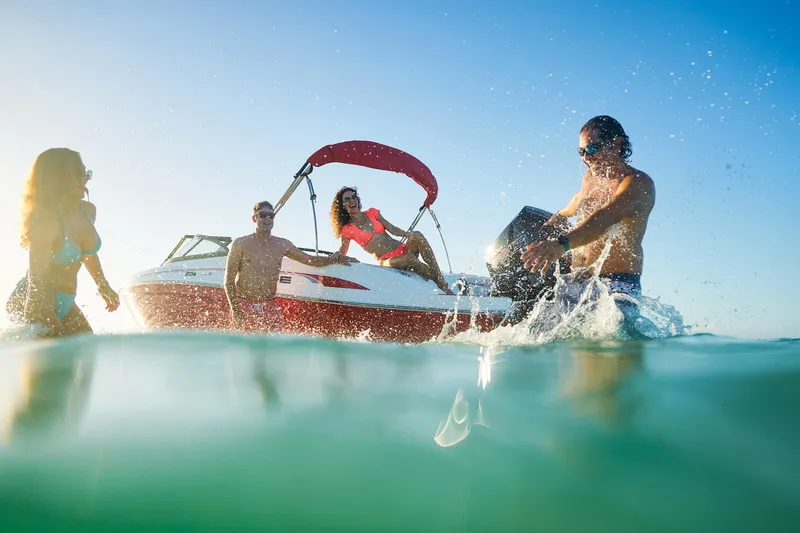 Slide: The Image of Tahoe 210 S 2025 - 70