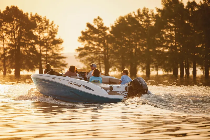 Slide: The Image of Tahoe 210 S 2025 - 94