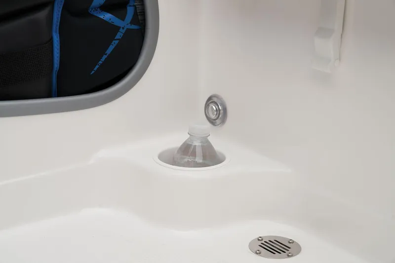 Slide: The Image of Tahoe 185 S 2025 - 52