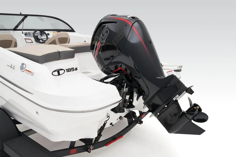 Slide: The Image of Tahoe 185 S 2025 - 64