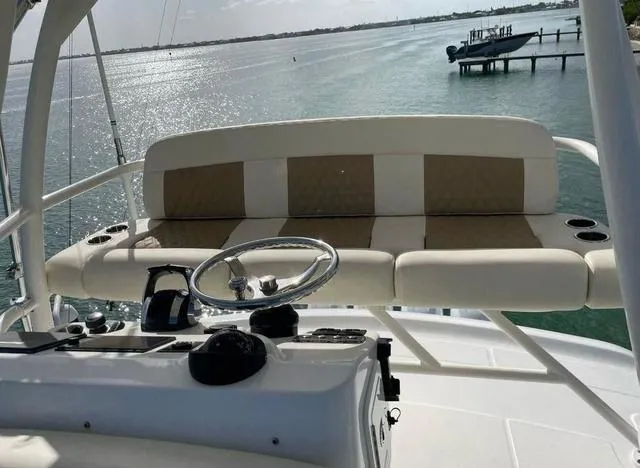 Slide: The Image of Boston Whaler 420 Outrage 2017 - 7