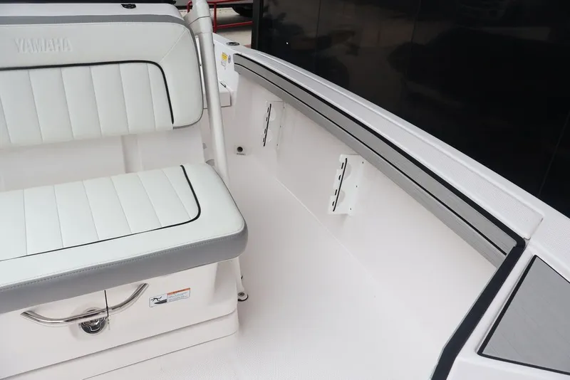 Slide: The Image of Yamaha 190 FSH Sport 2025 - 21