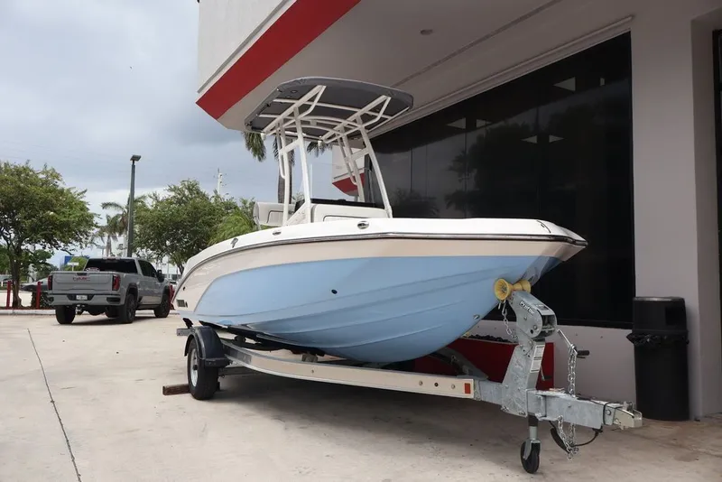 Slide: The Image of Yamaha 190 FSH Sport 2025 - 8