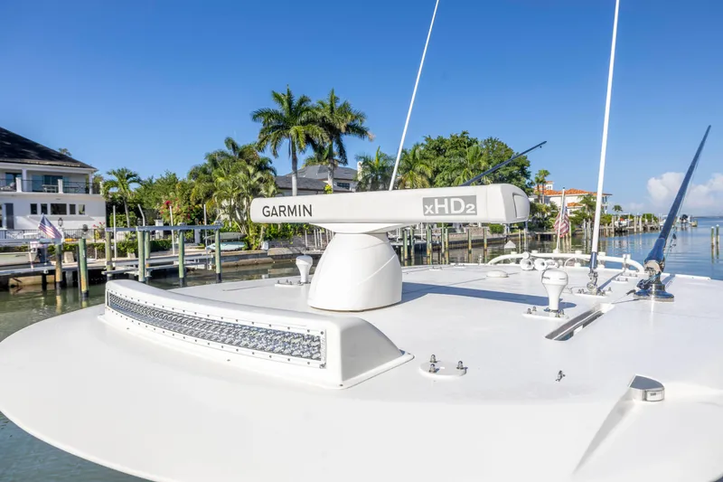Slide: The Image of 2022 SeaVee 390Z boat with Garmin xHD2 radar in a tropical marina. - 17